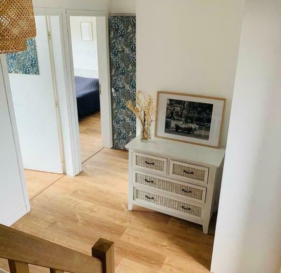 Entre Mer Et Falaises