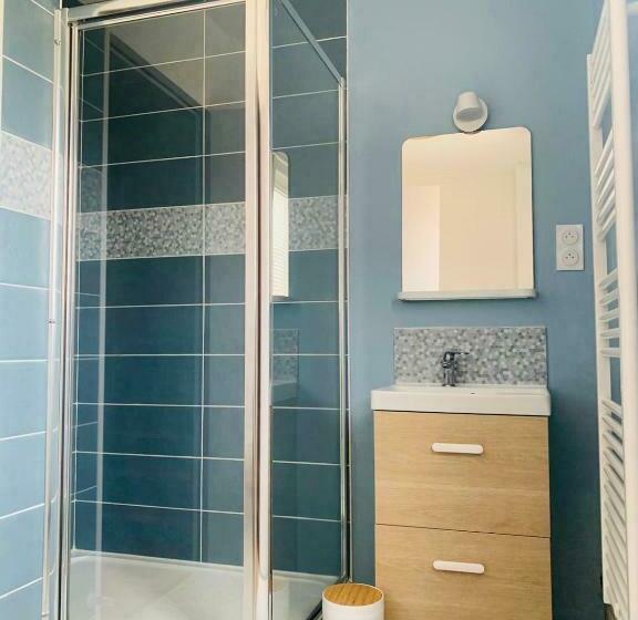 Entre Mer Et Falaises