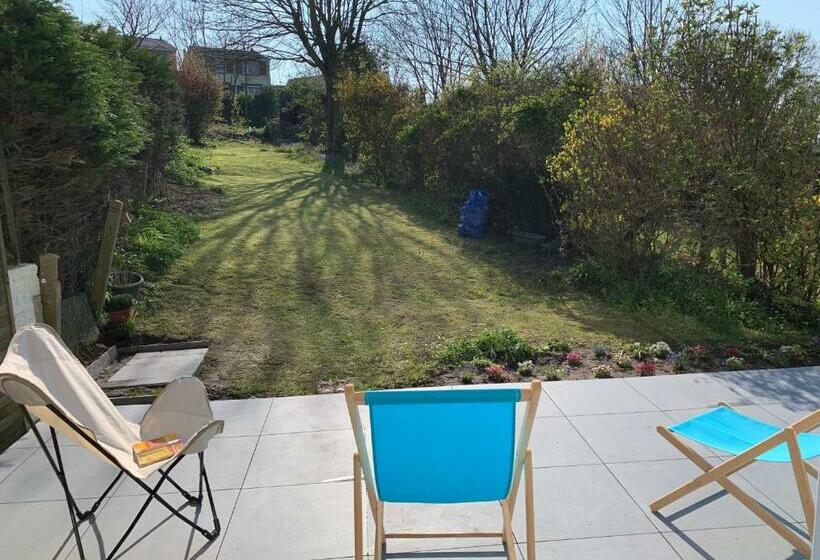 Entre Mer Et Falaises