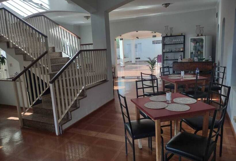 Hostel Borges Marini