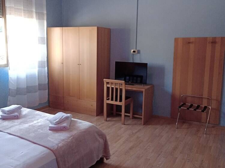 ホテル Alba Serravalle