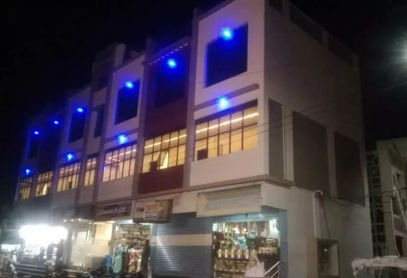 ホテル Gv Residency By Wb Inn