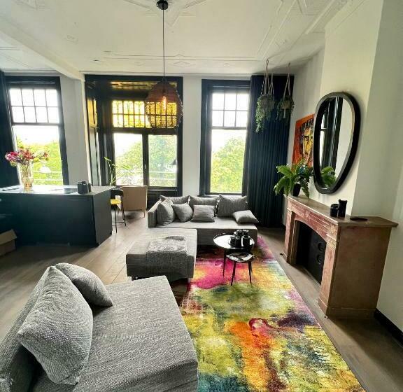 Museum Square View B&b