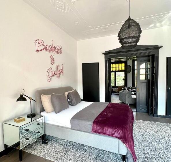 Museum Square View B&b