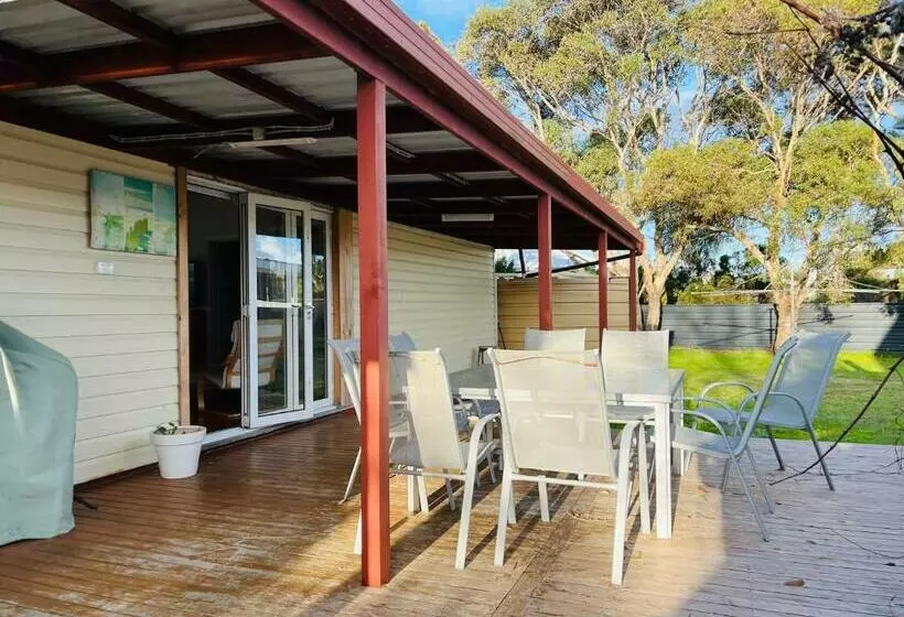 Teddy S Shack   Pet Friendly