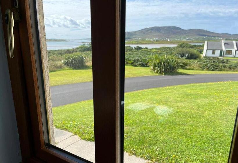 Achill Sound Holiday Village No 11