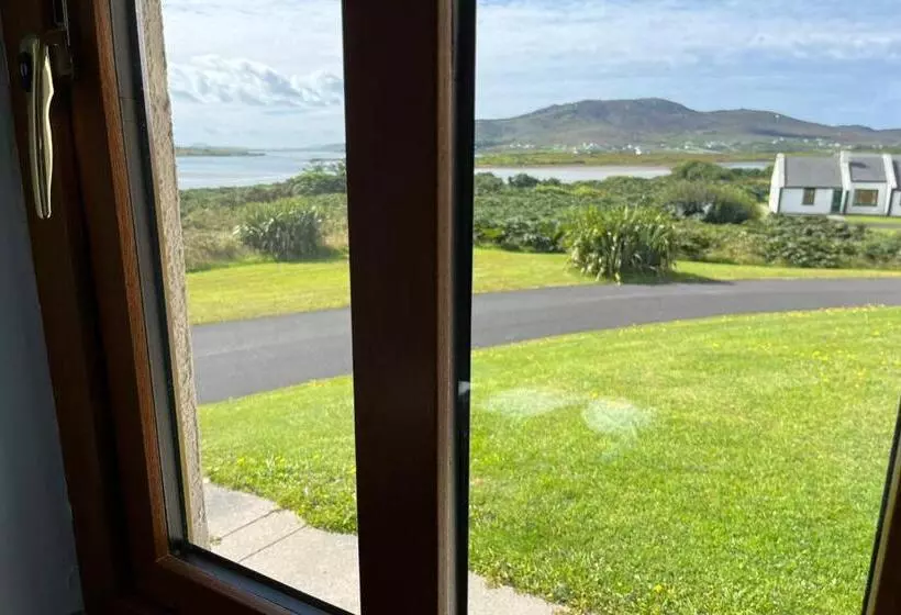 Achill Sound Holiday Village No 11