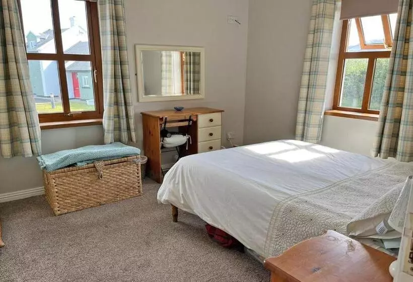 Achill Sound Holiday Village No 11