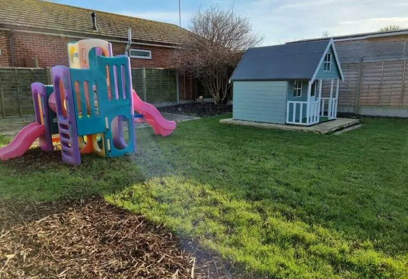 Botany Bay Holiday House   Family Friendly, 50m From The Beach