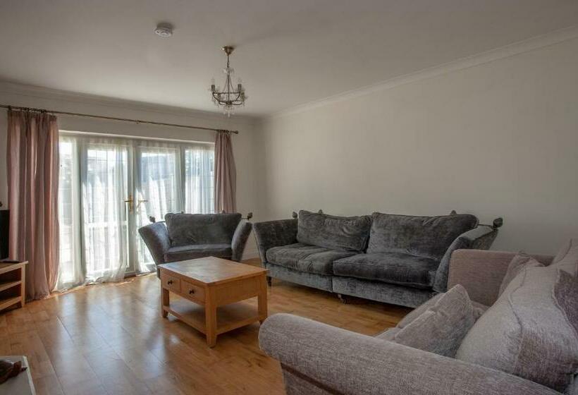 Botany Bay Holiday House   Family Friendly, 50m From The Beach