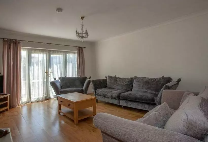 Botany Bay Holiday House   Family Friendly, 50m From The Beach