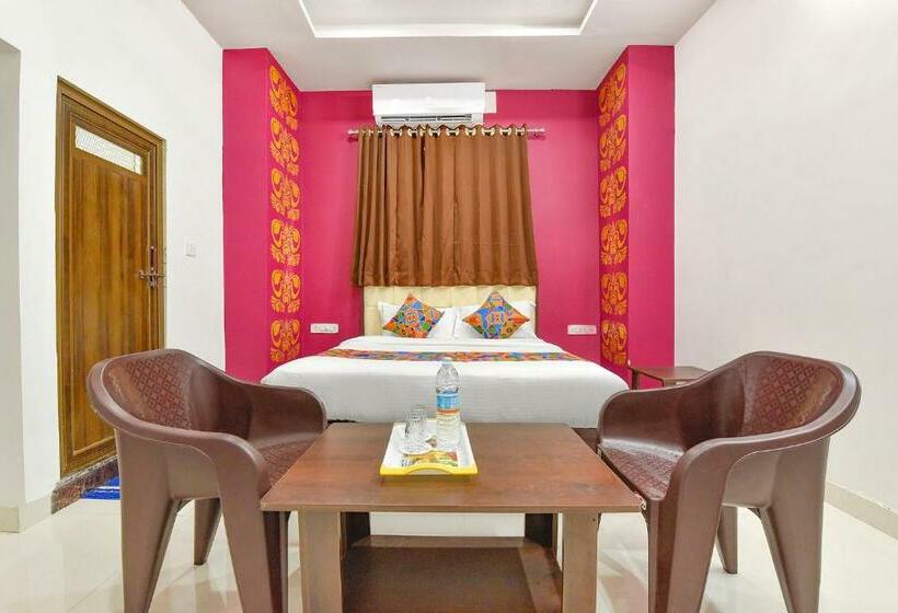 Hotel Fabexpress Shree Thakur