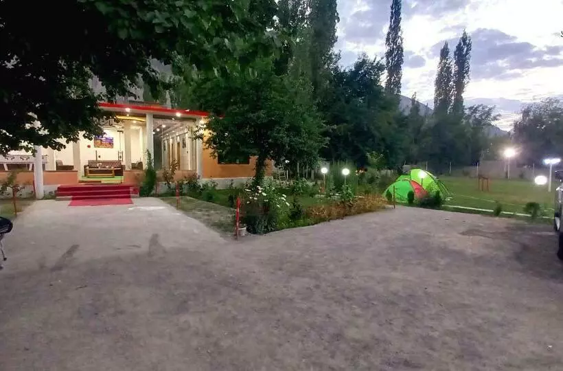 Mulberry Continental Hotel Skardu