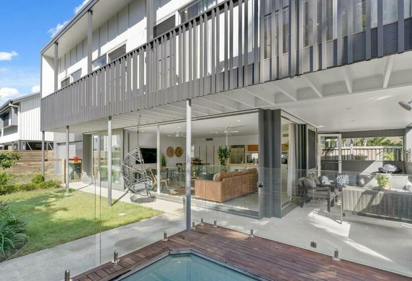 Lomani 3 On Browning Street