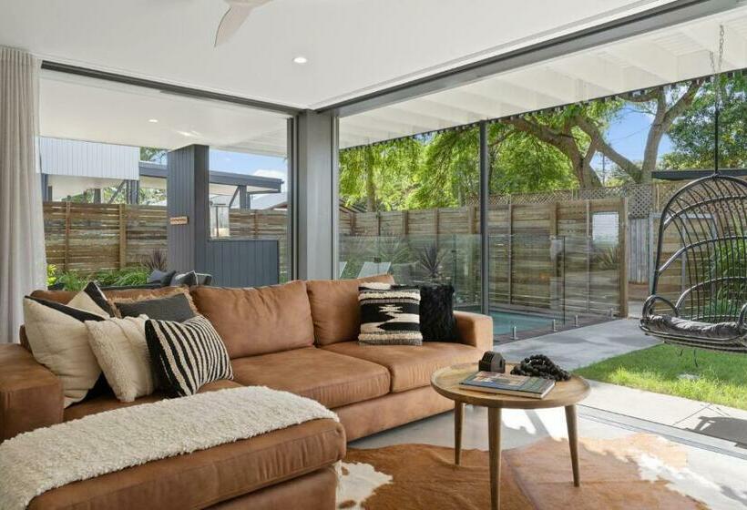 Lomani 3 On Browning Street