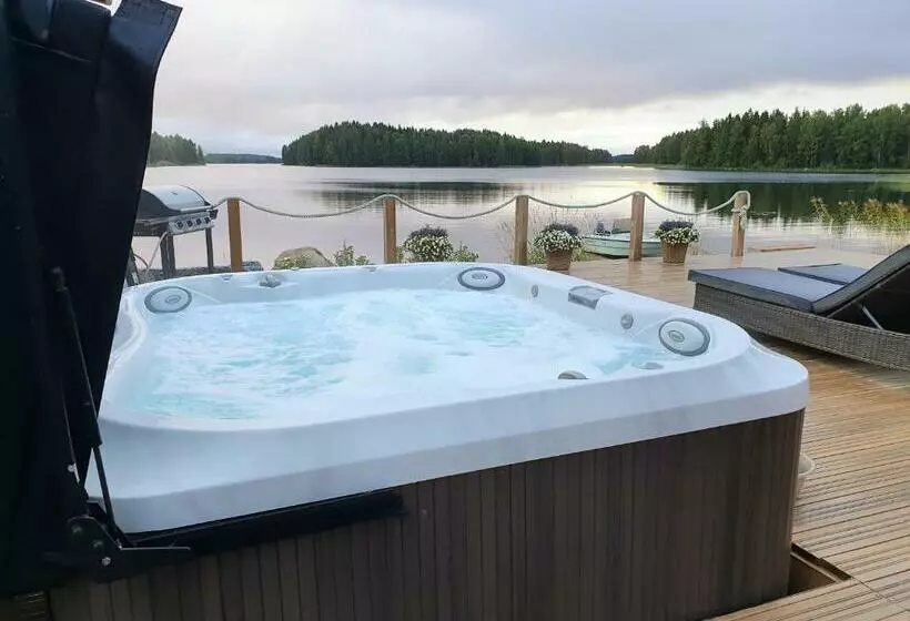 Stunning Log Cabin 45m2 On The Shore Of Kallavesi