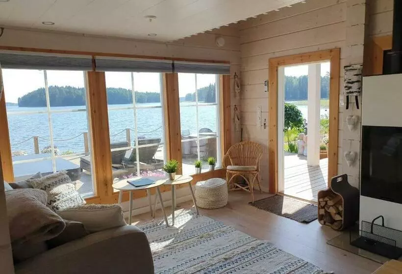 Stunning Log Cabin 45m2 On The Shore Of Kallavesi