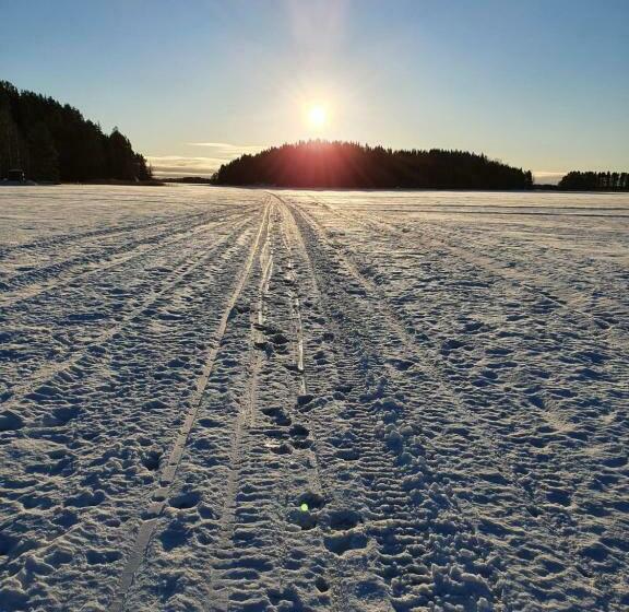 Stunning Log Cabin 45m2 On The Shore Of Kallavesi