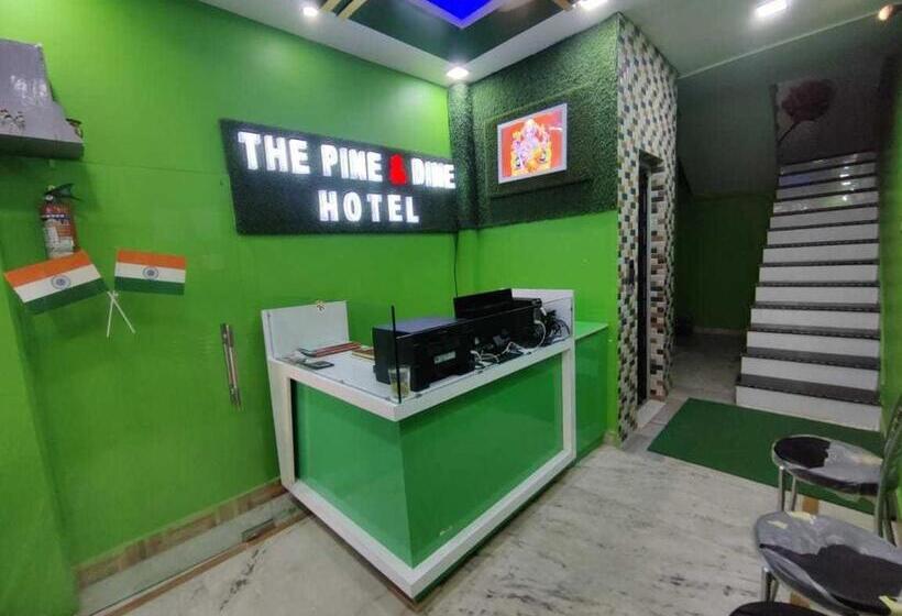 בית מלון כפרי Oyo 93190 The Pine & Dine