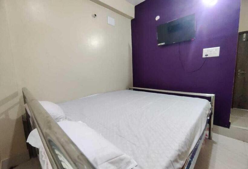 בית מלון כפרי Oyo 93190 The Pine & Dine