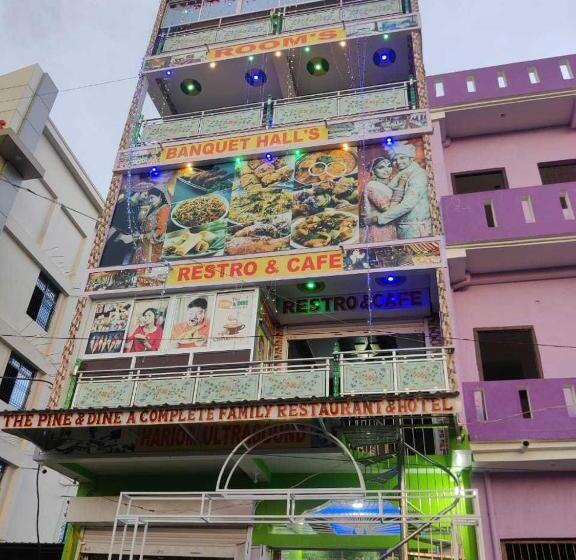 בית מלון כפרי Oyo 93190 The Pine & Dine