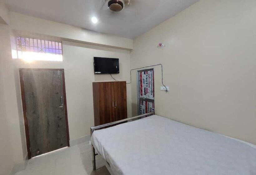 בית מלון כפרי Oyo 93190 The Pine & Dine