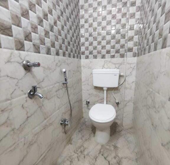 בית מלון כפרי Oyo 93190 The Pine & Dine