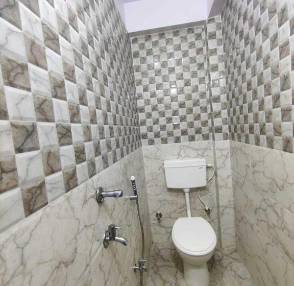 בית מלון כפרי Oyo 93190 The Pine & Dine