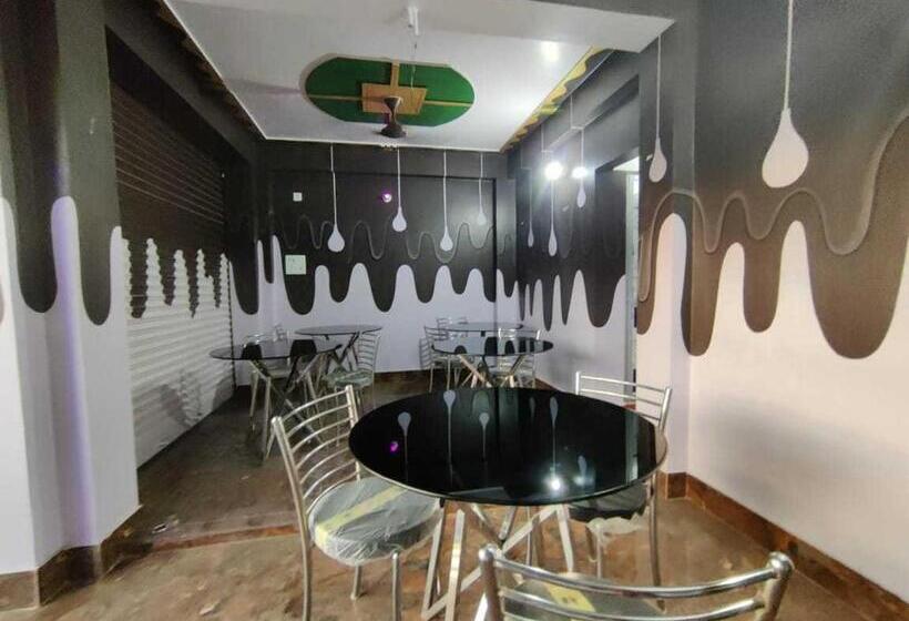 בית מלון כפרי Oyo 93190 The Pine & Dine