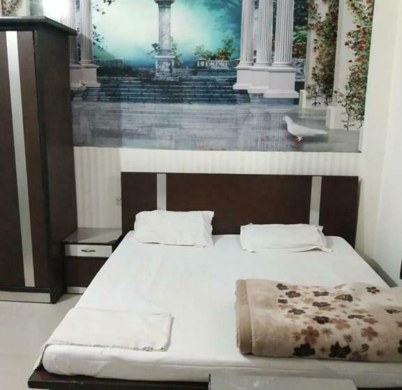 פנסיון Basera Guest House