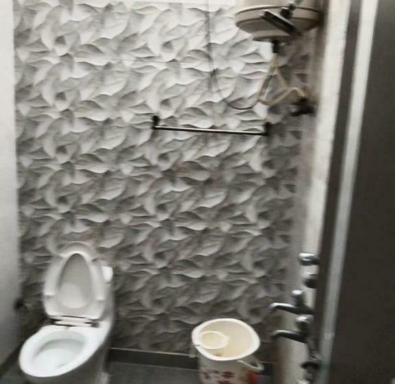 פנסיון Basera Guest House