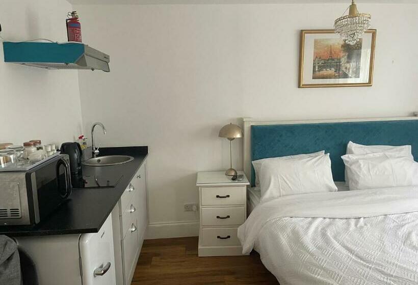 Pensione La Mignonne Aketoise