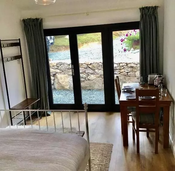 Aamiaismajoitus (B&B) Yar Tor Bungalow