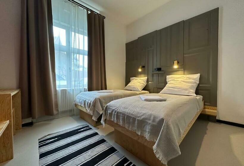 Schillinger Berlin Dance, Sleep, Repeat!