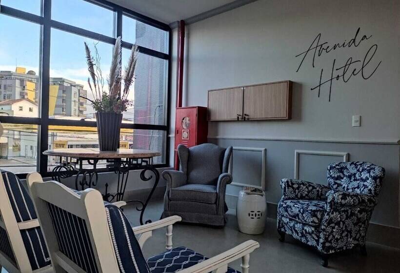 Капсульный Oтель Avenida Hotel De Resende