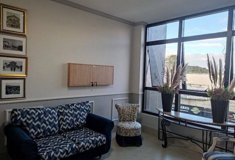 Капсульный Oтель Avenida Hotel De Resende