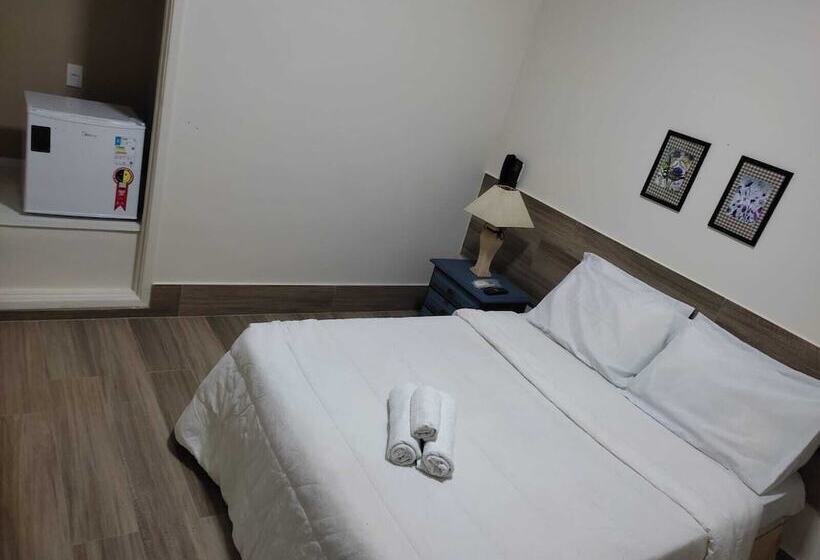 Капсульный Oтель Avenida Hotel De Resende