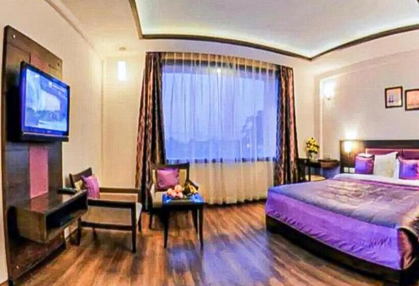 فندق Delux Plaza By Wb Inn