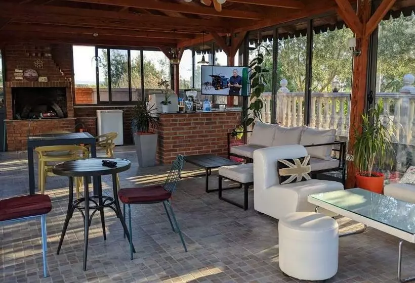 Kunevain Guest House