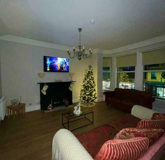 57 Main Street Newcastle Luxury Central Apartment