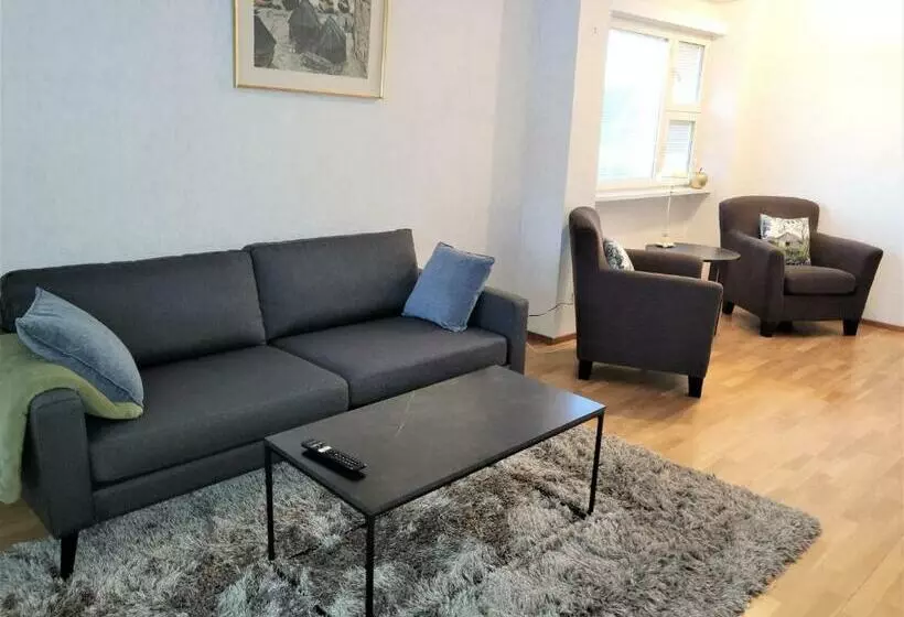 Cosy 1 Bedroom Apartment With Terrace And Sauna, Best Location