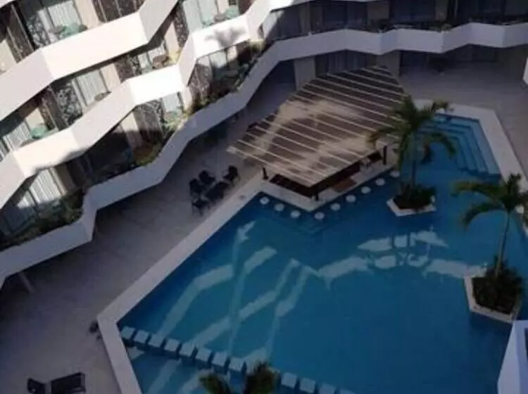 Incredible Apartment 8 Pax Near The Top Beach