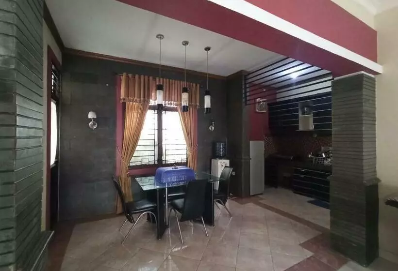 Villa/vila Kota Bunga Kartun