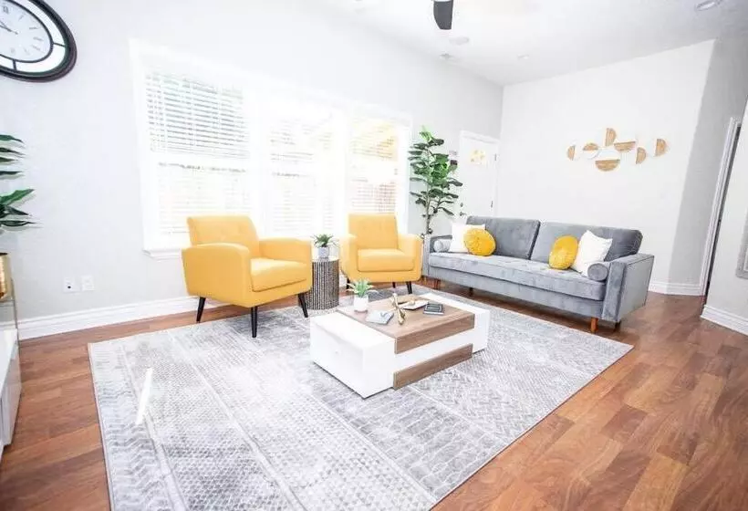Concord Beautiful 2 Bedroom Villa