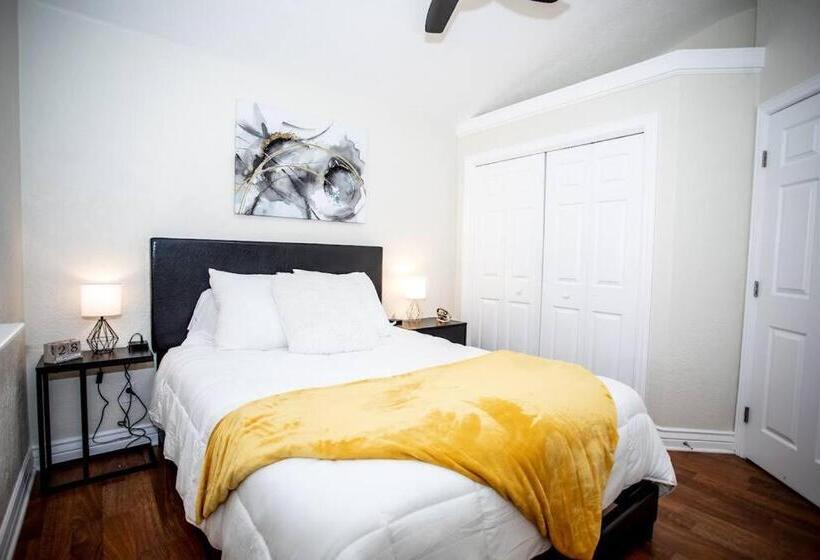 Concord Beautiful 2 Bedroom Villa