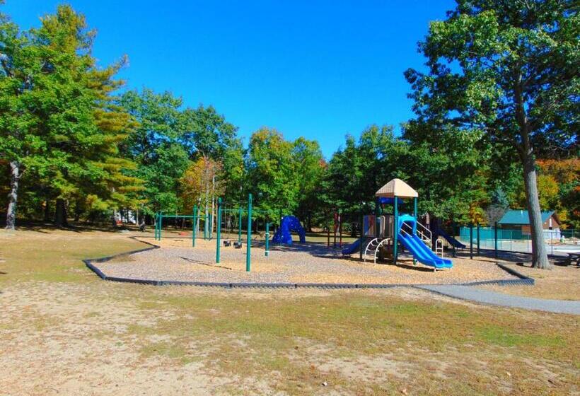 Concord Beautiful 2 Bedroom Villa