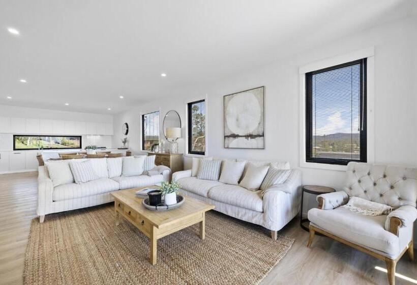 Echoes At Woolgoolga