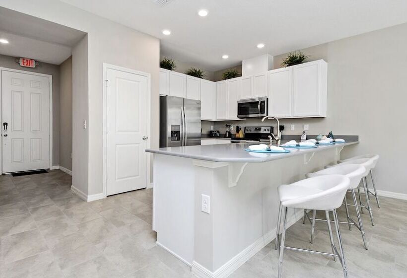 Stunning 4 Bd W/ Gameroom Close To Disney 5110k