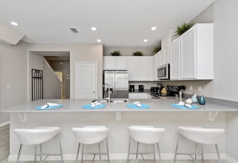 Stunning 4 Bd W/ Gameroom Close To Disney 5110k