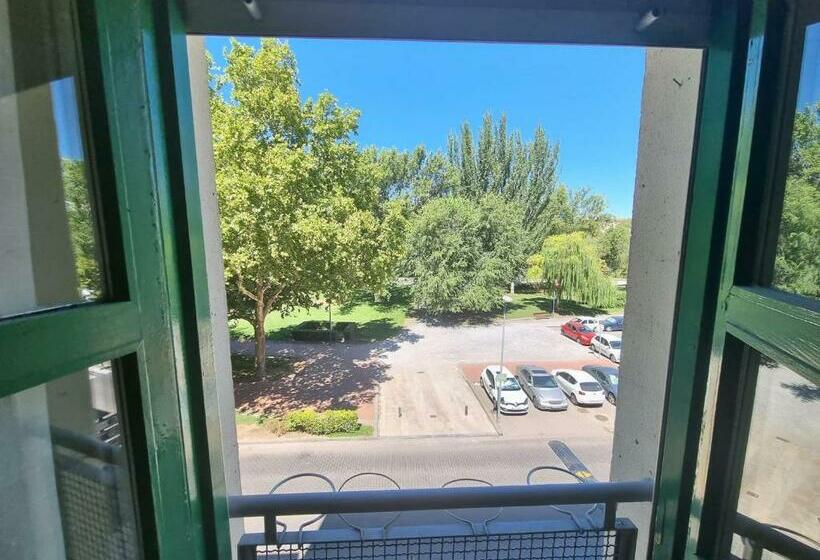 Un Rincón Con Vistas Al Parque Wifi Junto A Catedral By Apartamentos Logroño Org